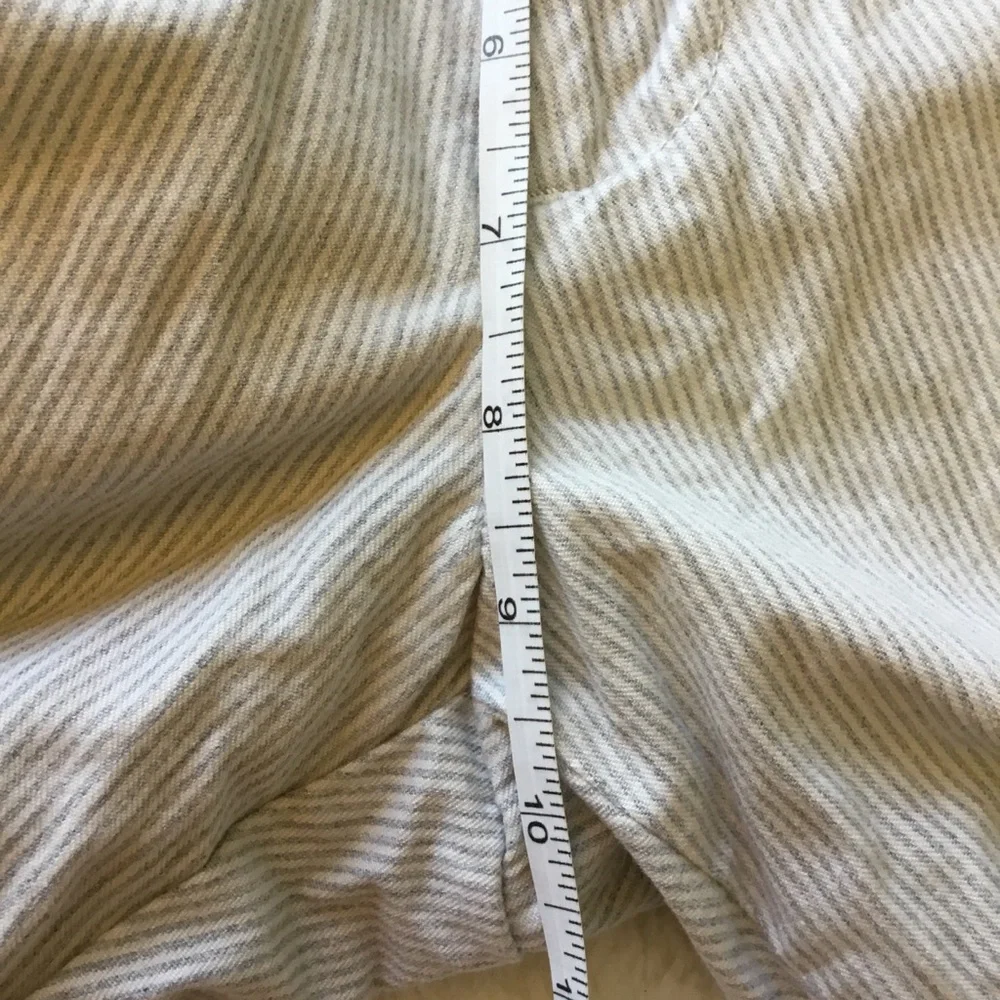 Banana Republic Light Gray Seersucker Aiden Shorts